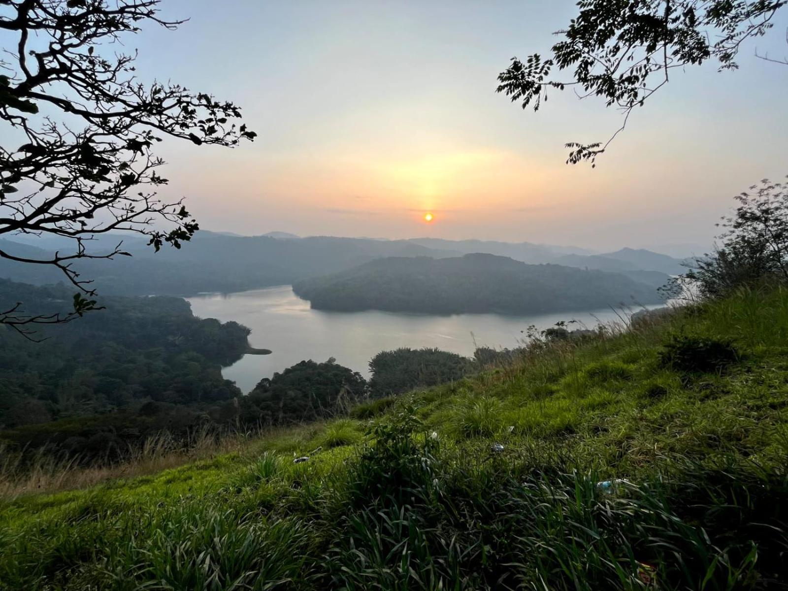 Munnar Village Homes Экстерьер фото